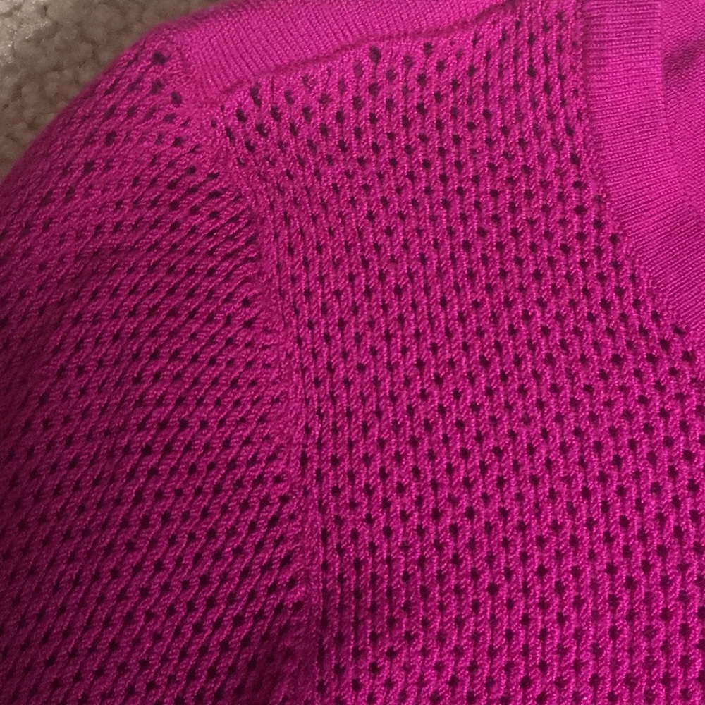 The limited small magenta sweater mesh detail - Picture 3 of 4